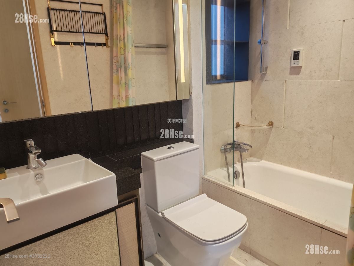 The Papillons Rental 3 Bedrooms , 2 Bathrooms 882 ft²