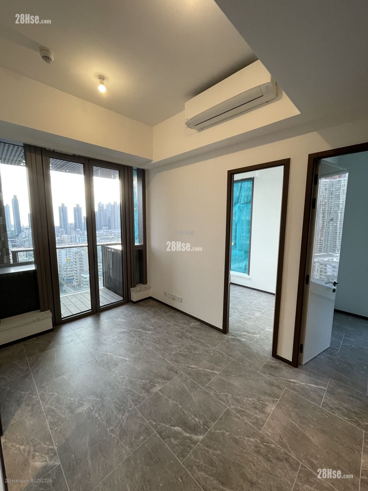 Belgravia Place 售盘 2 房 , 1 浴室 351 平方尺