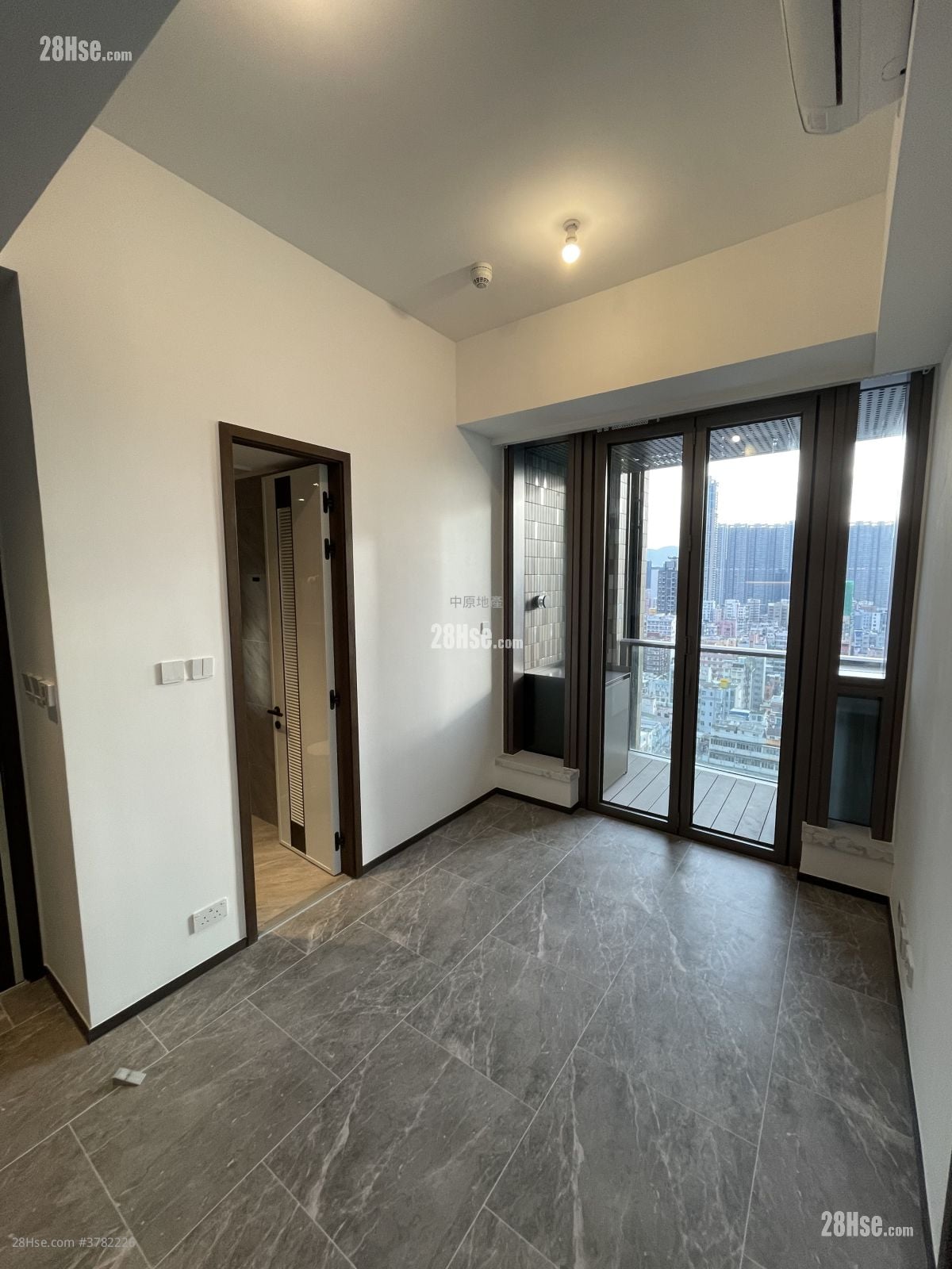 Belgravia Place 售盘 2 房 , 1 浴室 351 平方尺