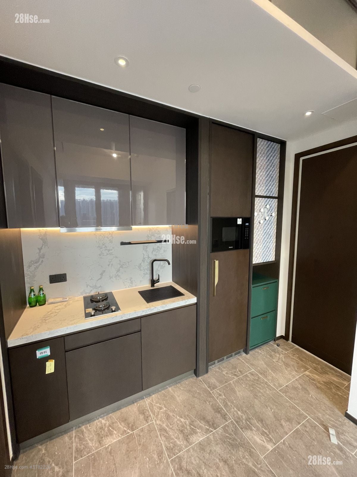 Belgravia Place 售盘 2 房 , 1 浴室 351 平方尺