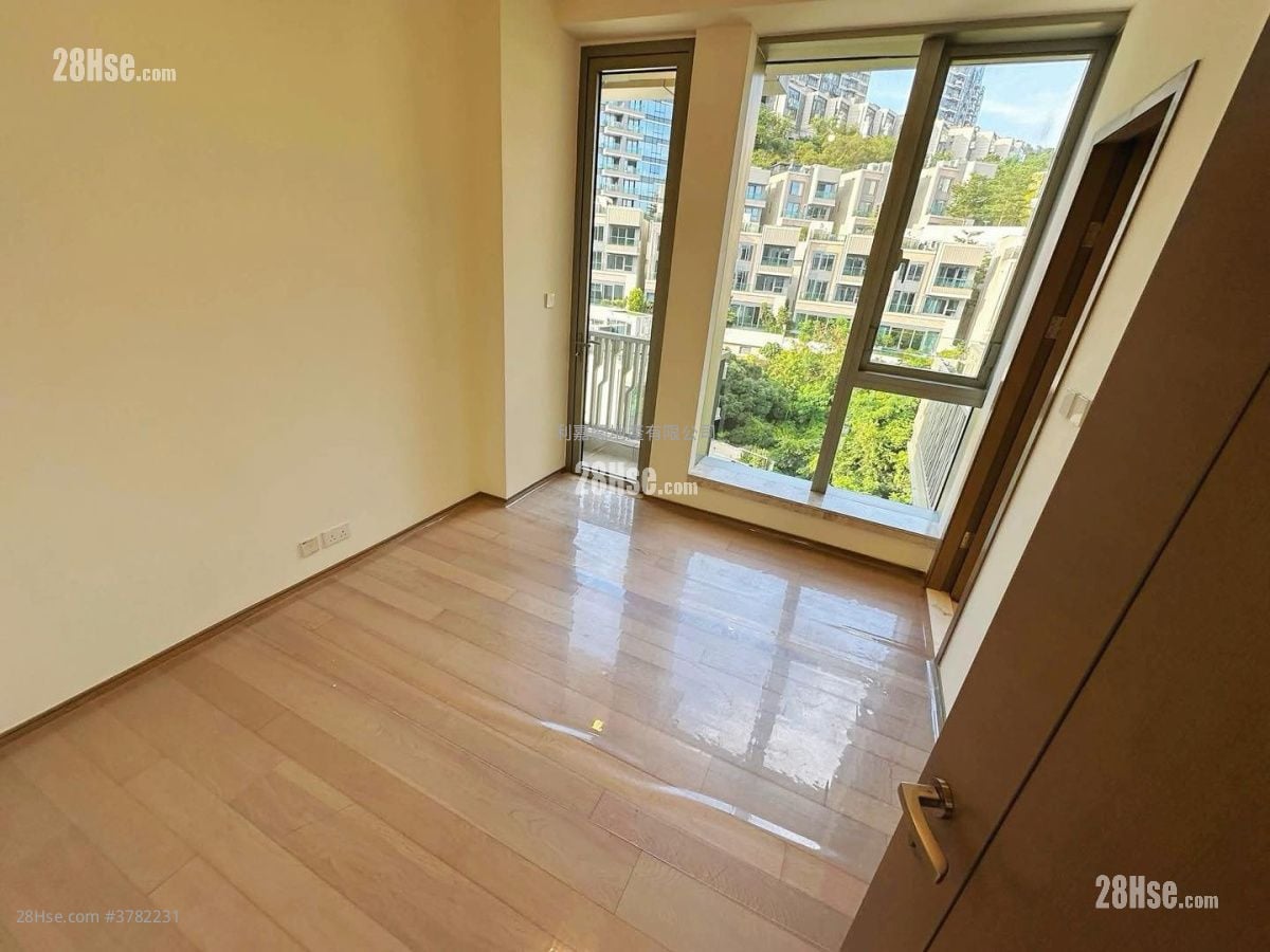 富豪山峯 售盘 4 房 , 4 浴室 1,625 平方尺