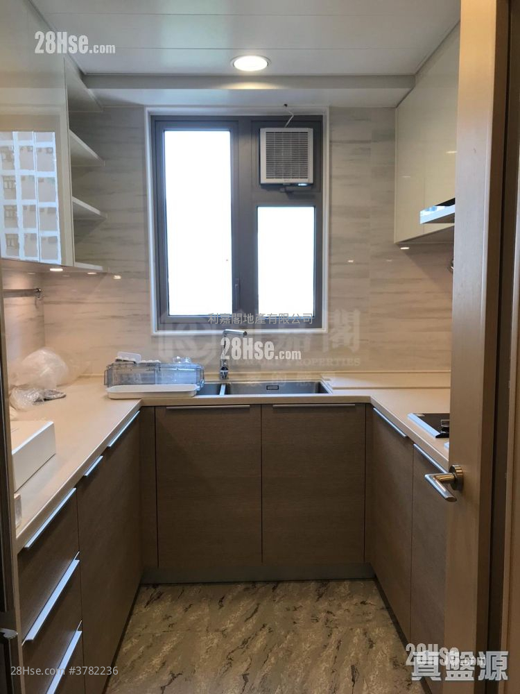 Parc City Sell 3 Bedrooms , 2 Bathrooms 838 ft²