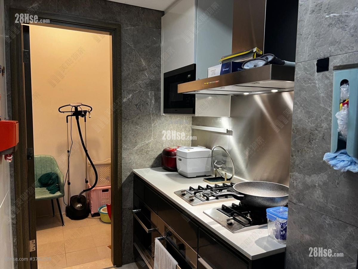 The Austin Sell 3 Bedrooms 899 ft²