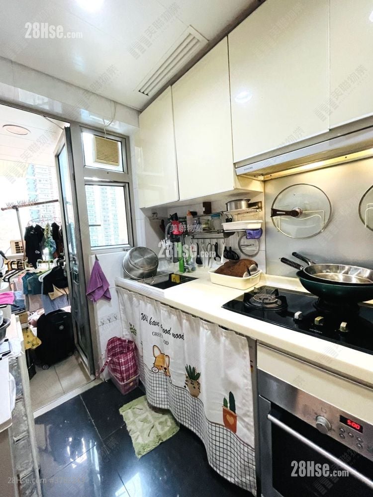 银湖天峰 售盘 3 房 , 2 浴室 700 平方尺