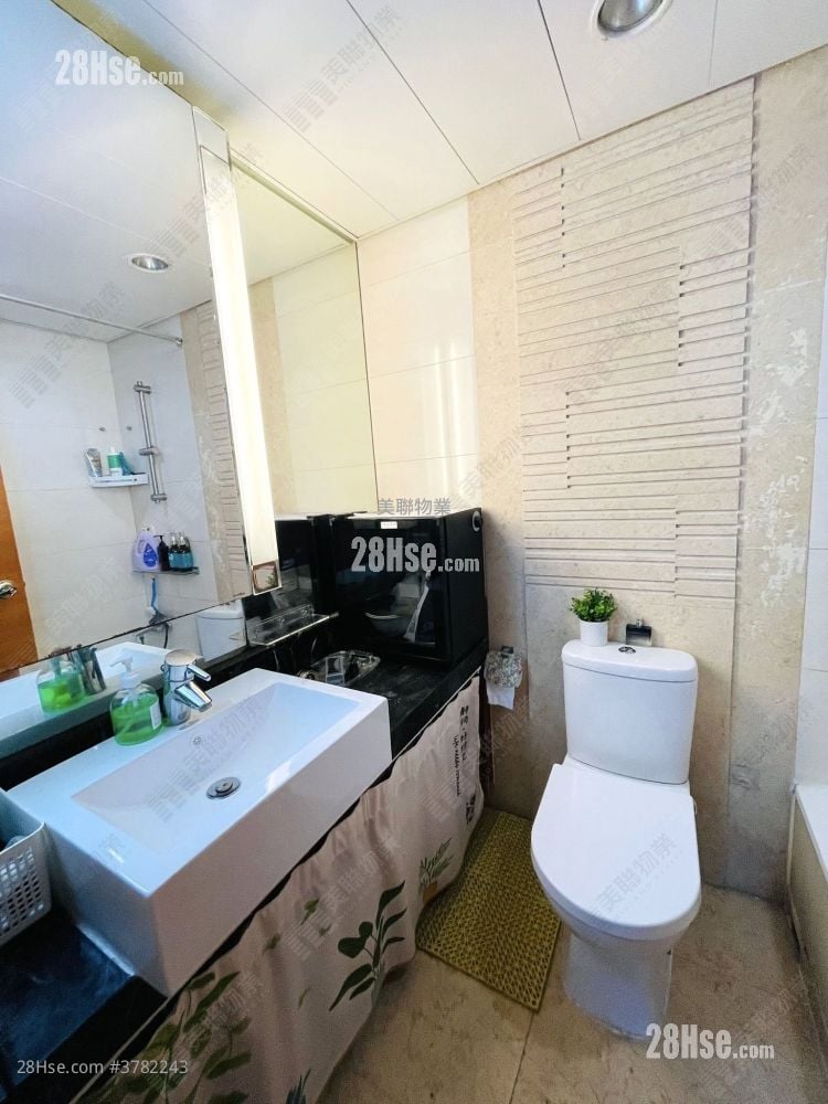 银湖天峰 售盘 3 房 , 2 浴室 700 平方尺