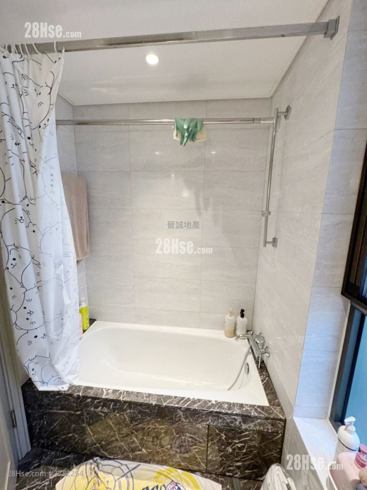 Napa Sell 2 Bedrooms , 1 Bathroom 512 ft²