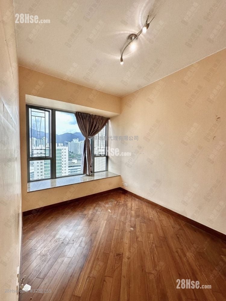 御龙山 租盘 3 房 , 2 浴室 1,016 平方尺