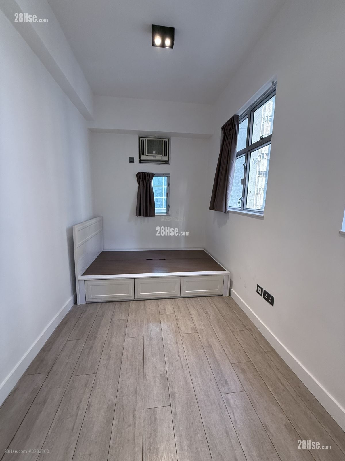 Dandenong Mansion Sell 1 Bedroom , 1 Bathroom 271 ft²