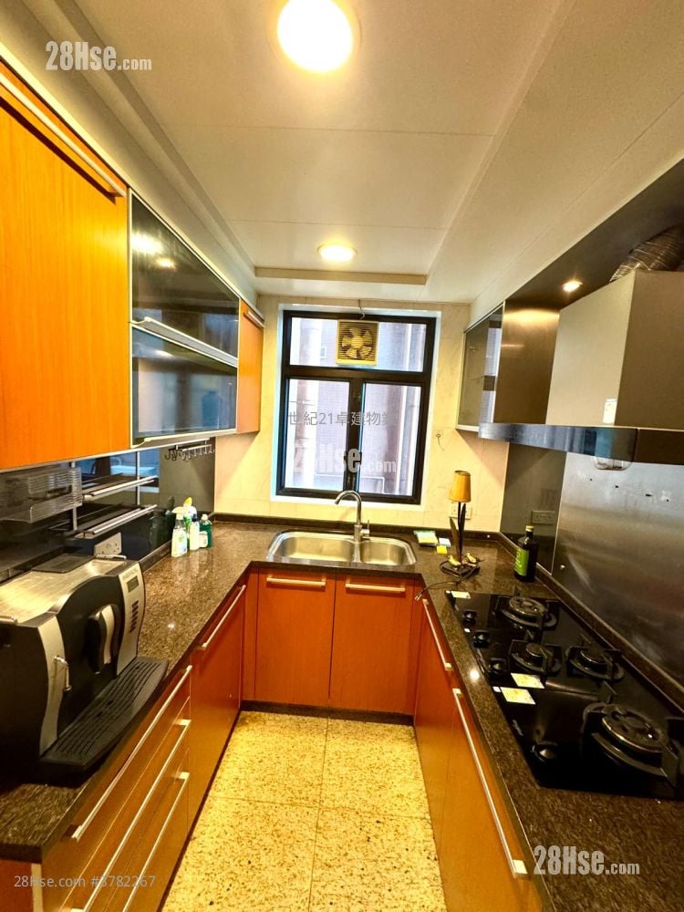 The Arch Rental 3 Bedrooms , 2 Bathrooms 871 ft²