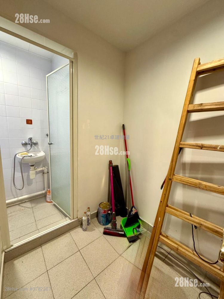 The Arch Rental 3 Bedrooms , 2 Bathrooms 871 ft²