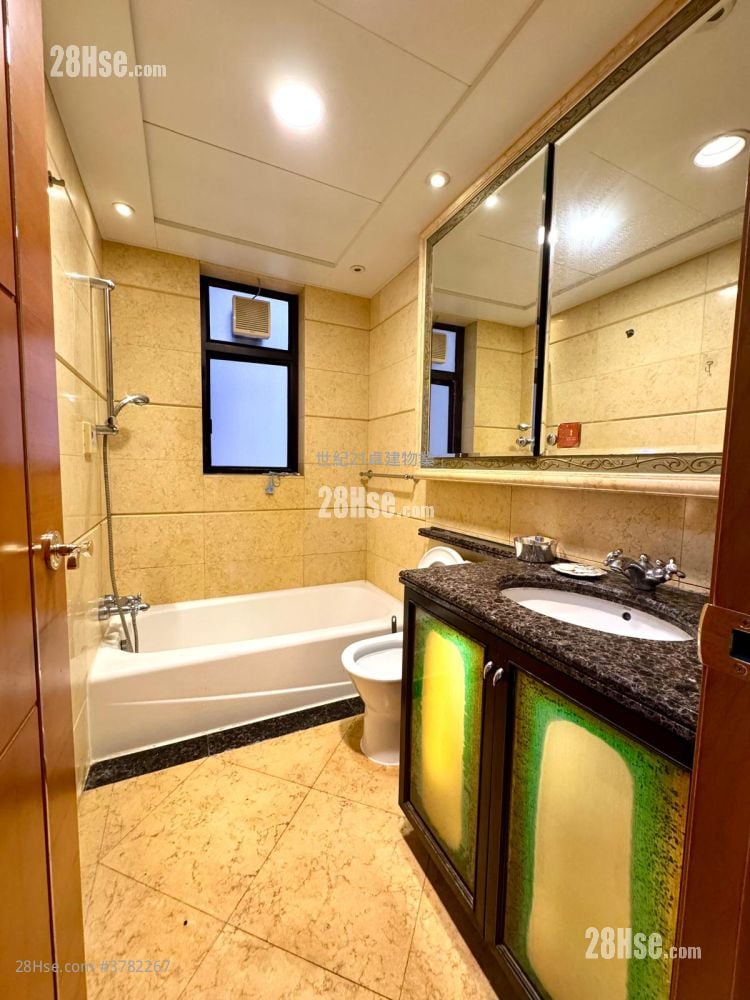 The Arch Rental 3 Bedrooms , 2 Bathrooms 871 ft²