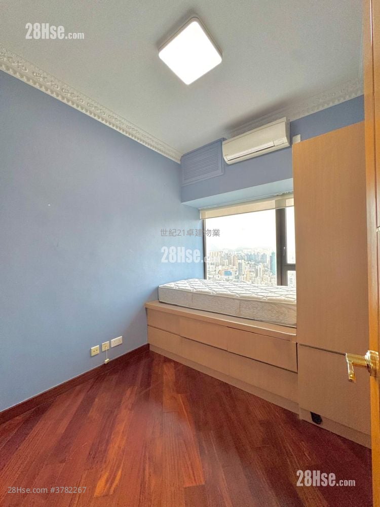 The Arch Rental 3 Bedrooms , 2 Bathrooms 871 ft²