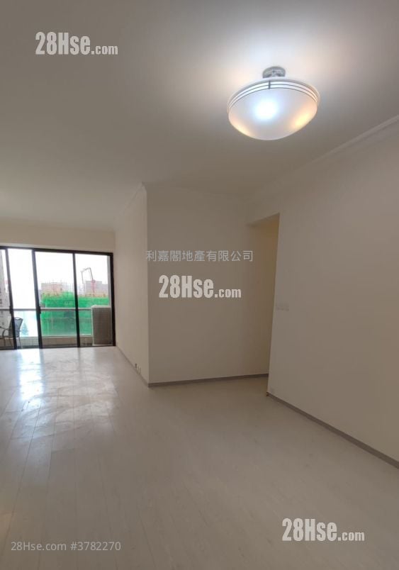 Cavendish Heights Sell 3 Bedrooms , 2 Bathrooms 1,507 ft²