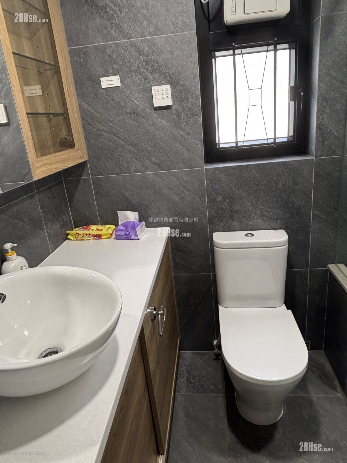 Oscar By The Sea Rental 2 Bedrooms , 1 Bathroom 533 ft²