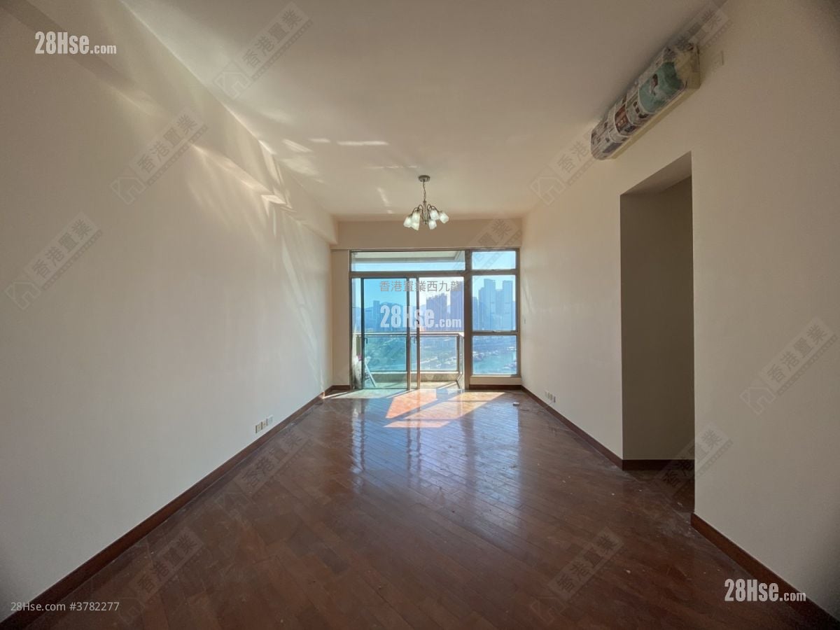 One Silversea Sell 3 Bedrooms 955 ft²