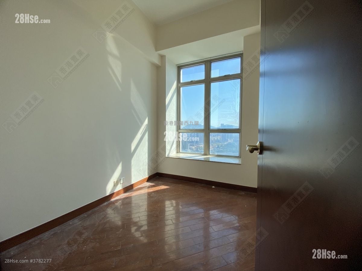 One Silversea Sell 3 Bedrooms 955 ft²