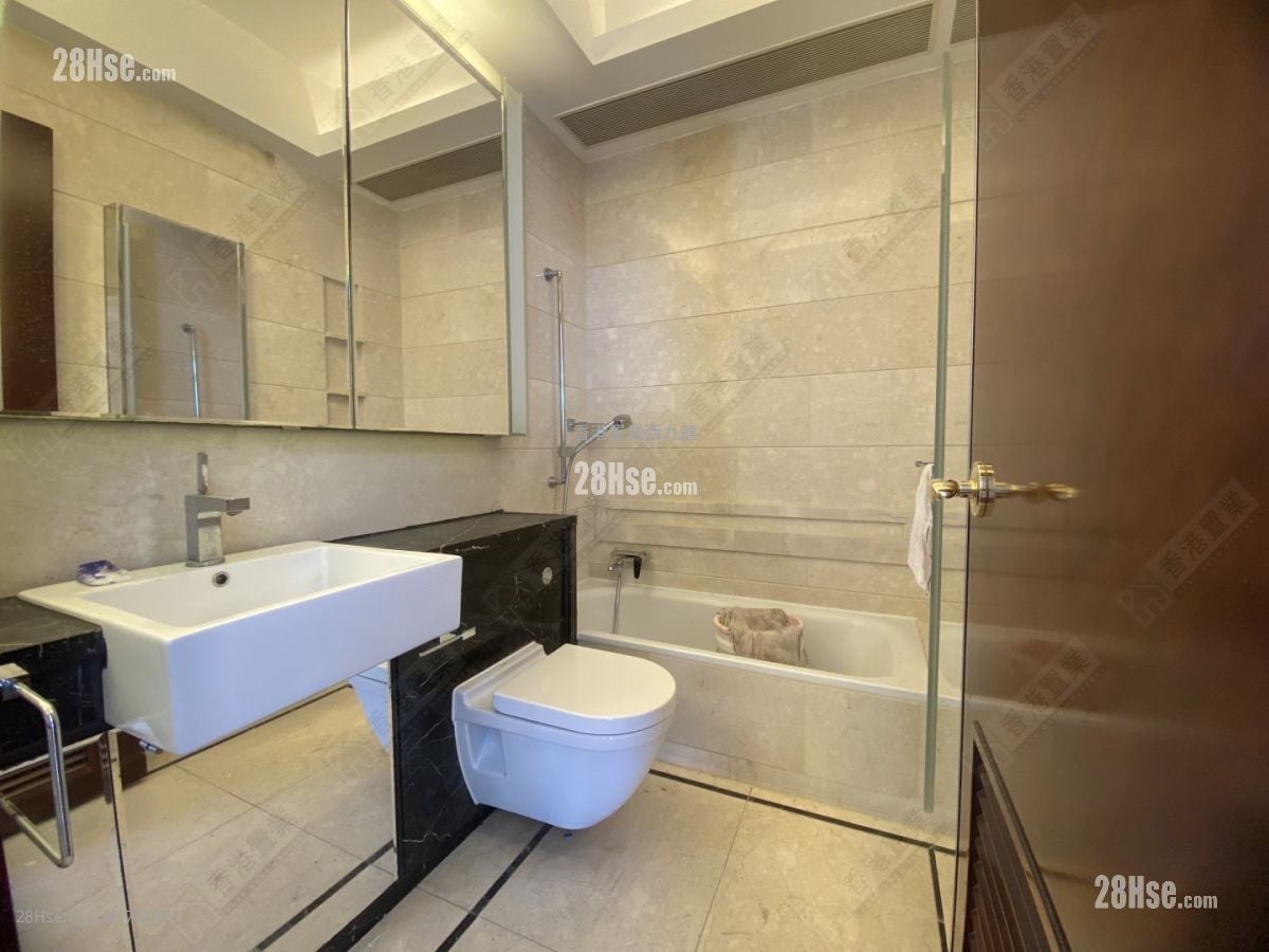 One Silversea Sell 3 Bedrooms 955 ft²