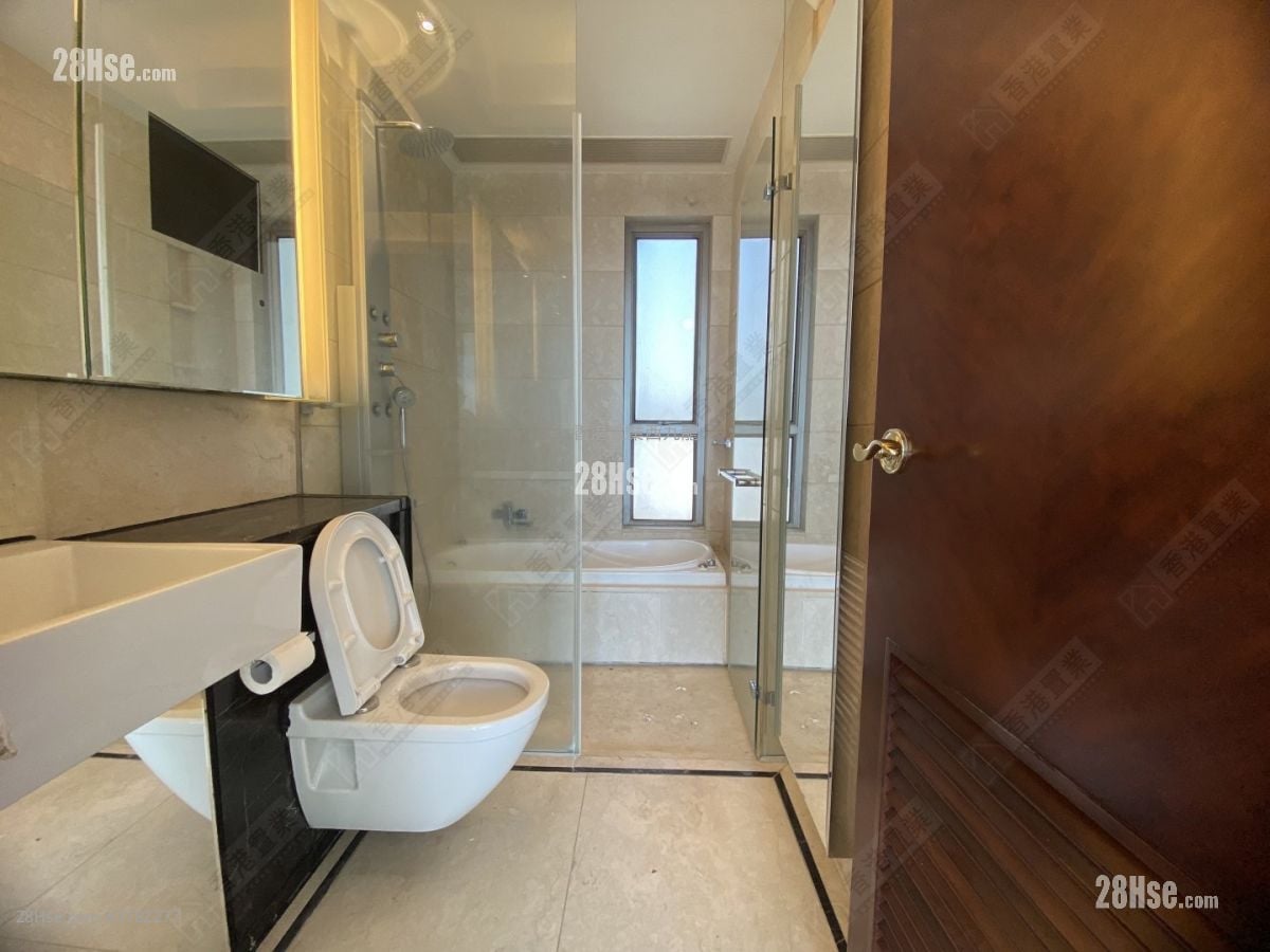 One Silversea Sell 3 Bedrooms 955 ft²