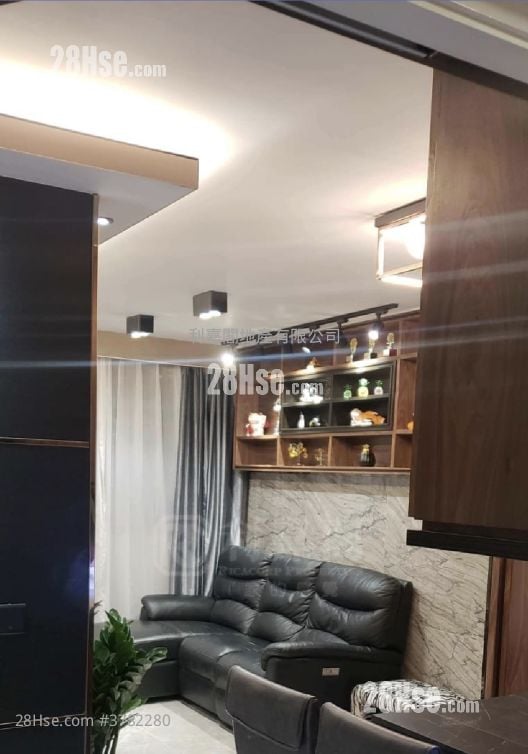 Hoi Lok Court Sell 2 Bedrooms 482 ft²