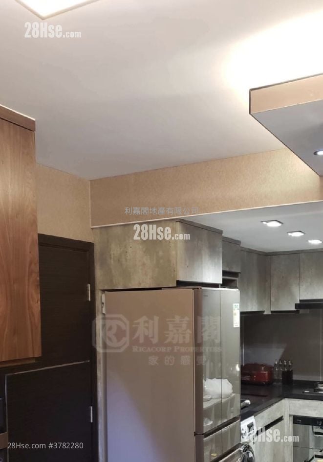 Hoi Lok Court Sell 2 Bedrooms 482 ft²