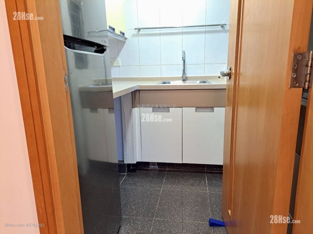 Yoho Town Sell 2 Bedrooms , 1 Bathroom 393 ft²