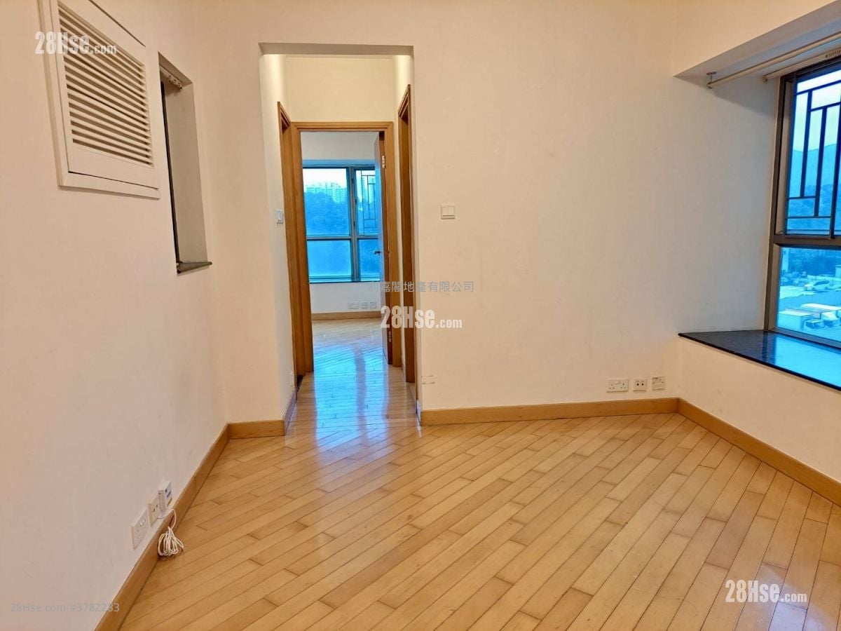 Yoho Town Sell 2 Bedrooms , 1 Bathroom 393 ft²