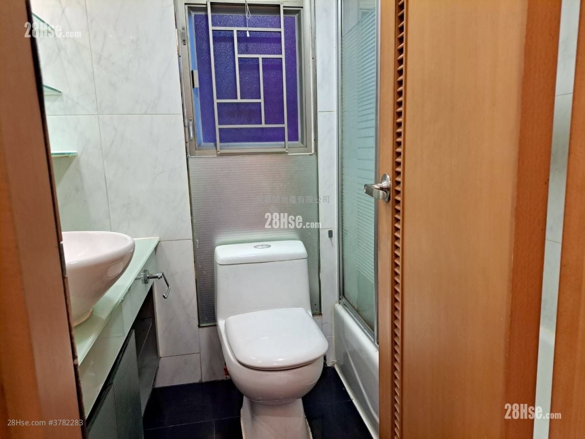 Yoho Town Sell 2 Bedrooms , 1 Bathroom 393 ft²