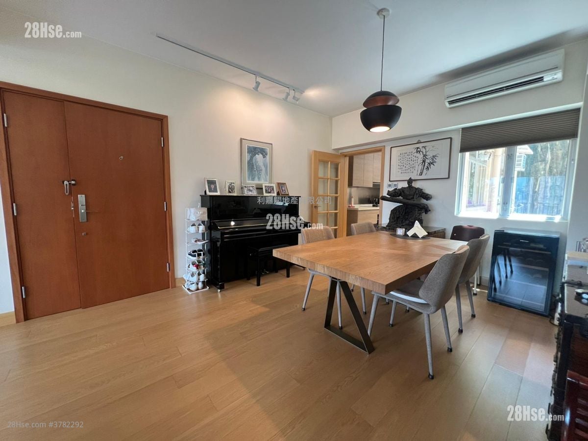 Swiss Towers Sell 3 Bedrooms 1,265 ft²