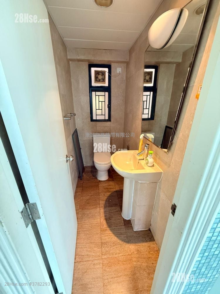 Galaxia Sell 3 Bedrooms , 2 Bathrooms 1,271 ft²