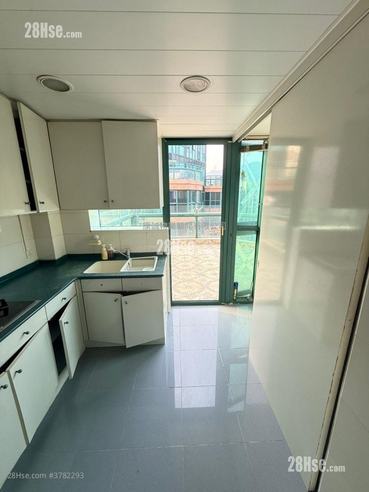 Galaxia Sell 3 Bedrooms , 2 Bathrooms 1,271 ft²