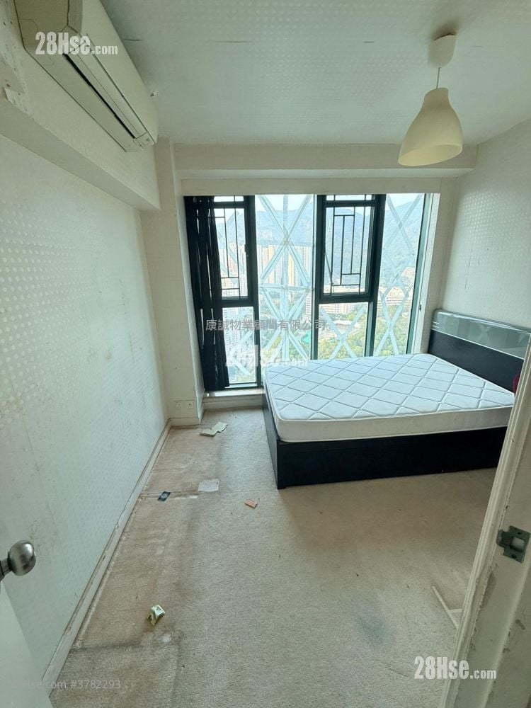 Galaxia Sell 3 Bedrooms , 2 Bathrooms 1,271 ft²