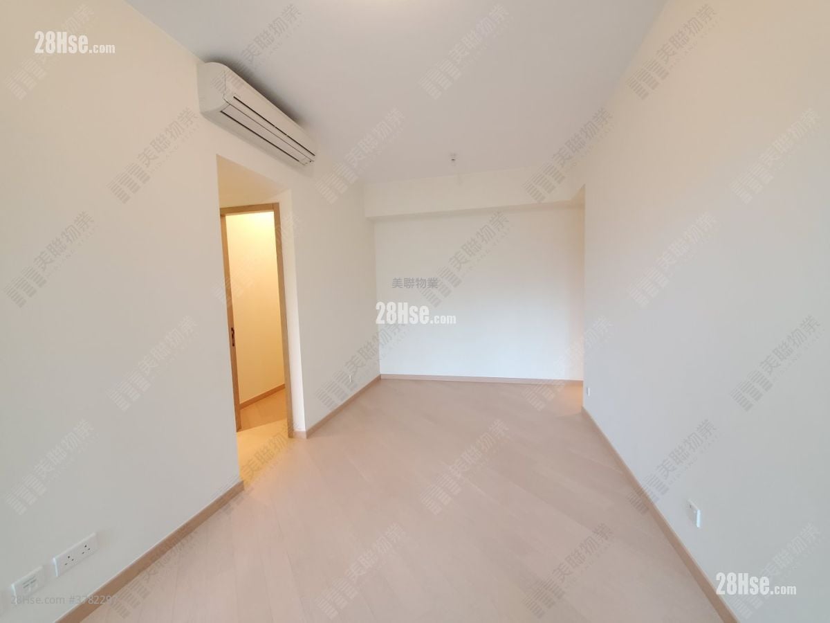 Grand Central Sell 2 Bedrooms , 1 Bathroom 597 ft²