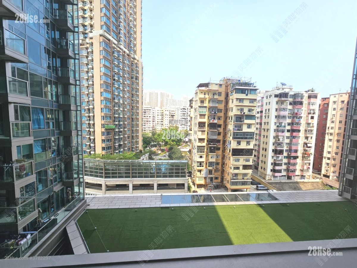 Grand Central Sell 2 Bedrooms , 1 Bathroom 597 ft²