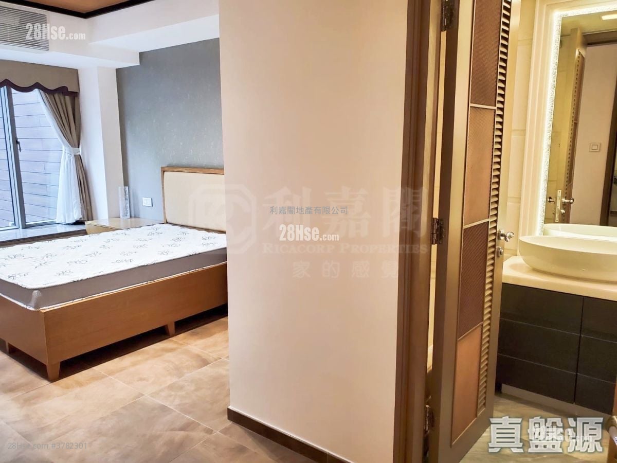 The Zumurud Rental 1,577 ft²