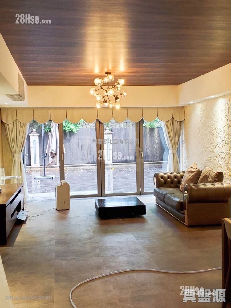 The Zumurud Rental 1,577 ft²