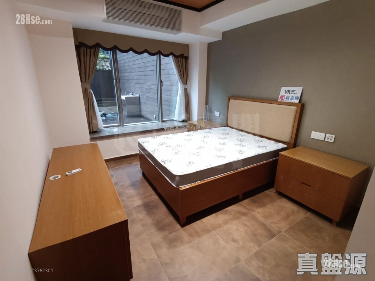 The Zumurud Rental 1,577 ft²