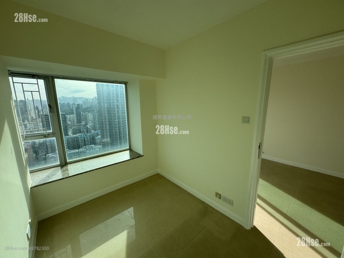 Sky Tower Sell 2 Bedrooms , 1 Bathroom 452 ft²