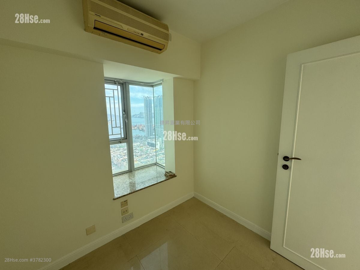 Sky Tower Sell 2 Bedrooms , 1 Bathroom 452 ft²