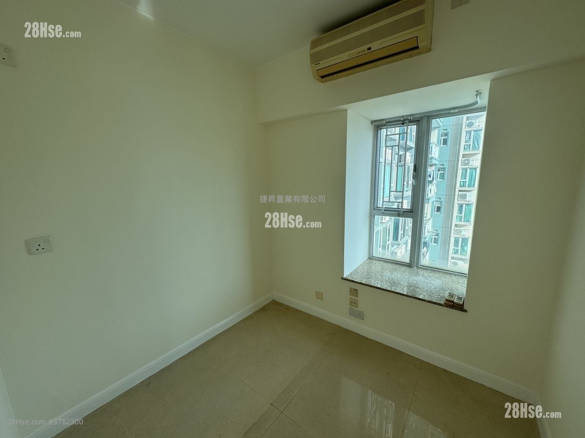 Sky Tower Sell 2 Bedrooms , 1 Bathroom 452 ft²