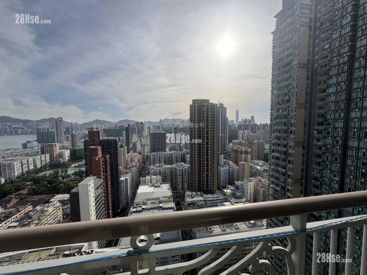 Sky Tower Sell 2 Bedrooms , 1 Bathroom 452 ft²