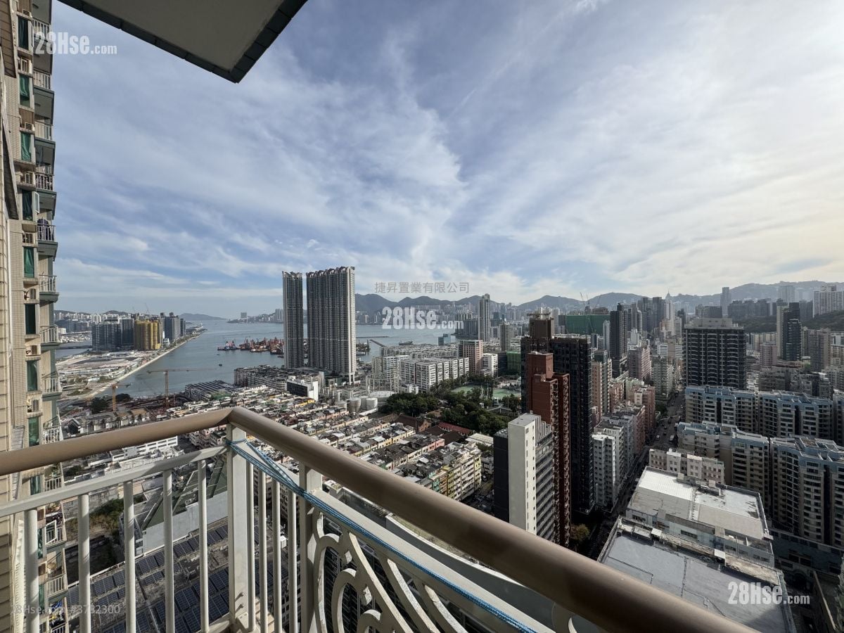 Sky Tower Sell 2 Bedrooms , 1 Bathroom 452 ft²