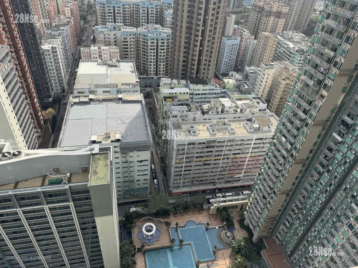 Sky Tower Sell 2 Bedrooms , 1 Bathroom 452 ft²