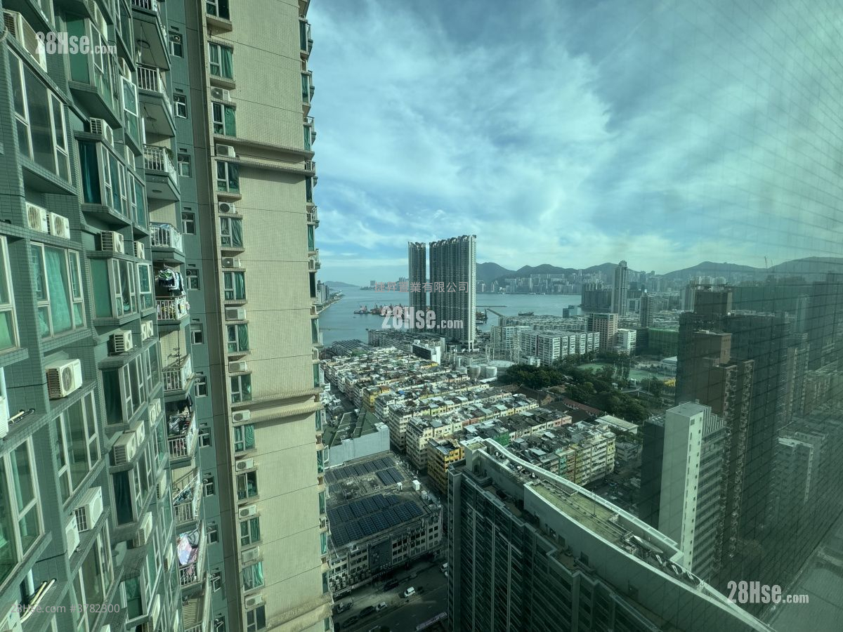 Sky Tower Sell 2 Bedrooms , 1 Bathroom 452 ft²