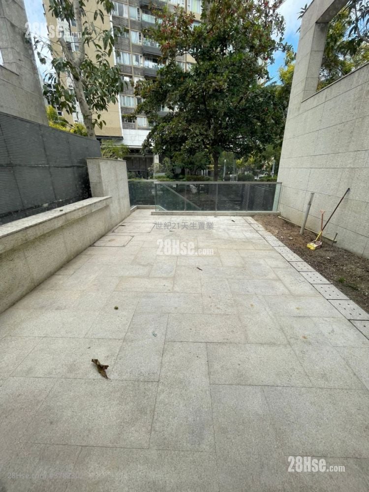 星堤 租盘 3 房 , 5+ 浴室 2,586 平方尺