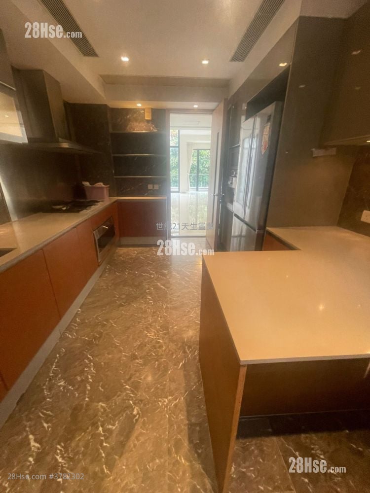 星堤 租盘 3 房 , 5+ 浴室 2,586 平方尺