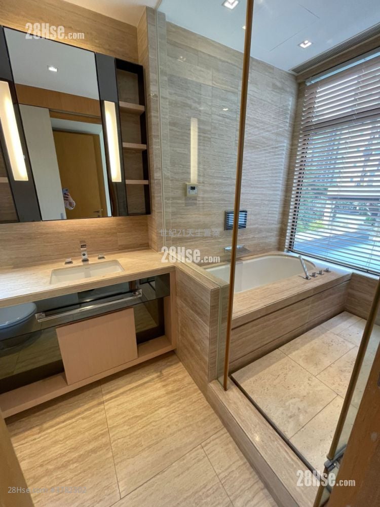 星堤 租盘 3 房 , 5+ 浴室 2,586 平方尺