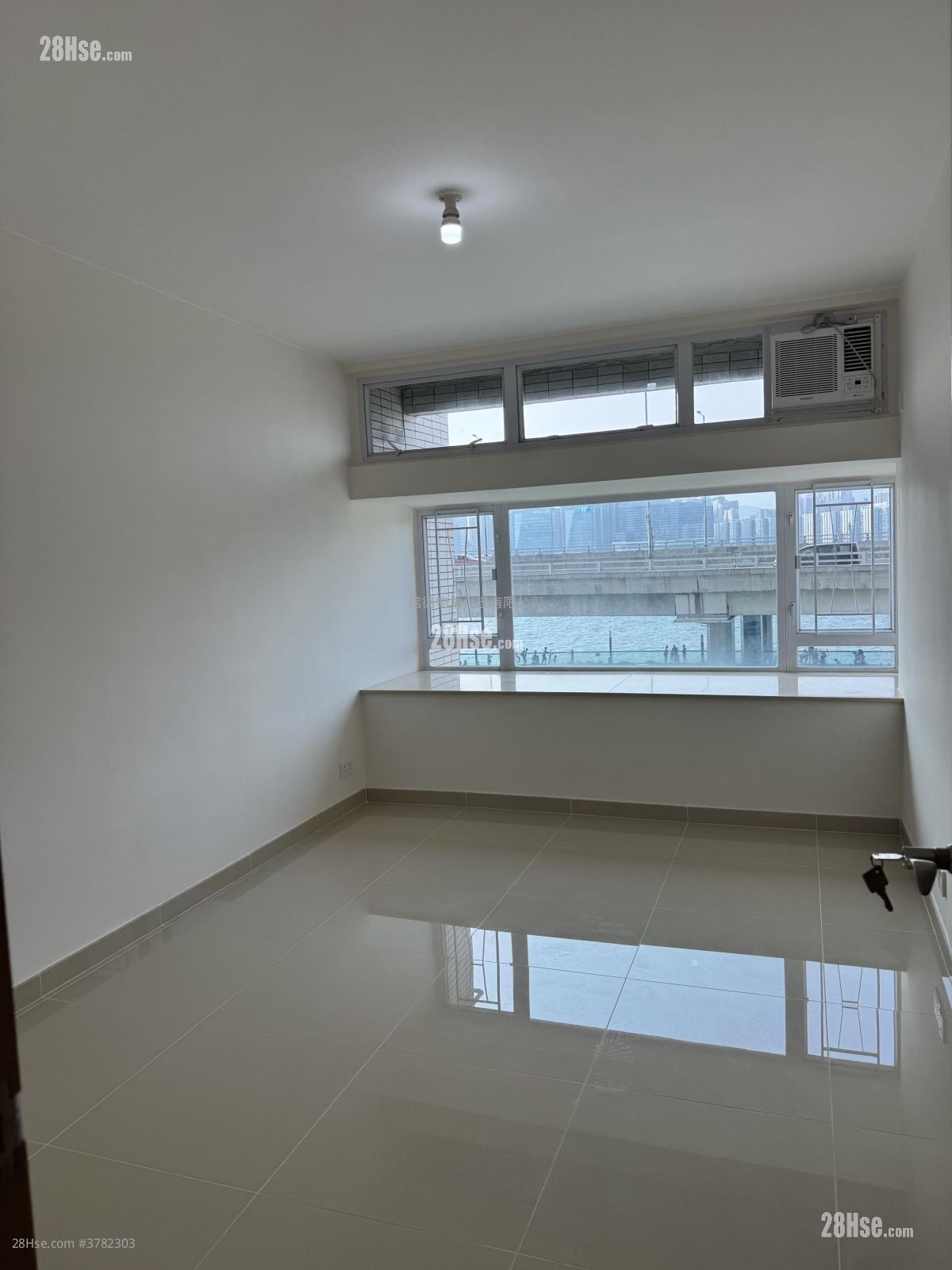 Provident Centre Sell 3 Bedrooms , 3 Bathrooms 1,249 ft²