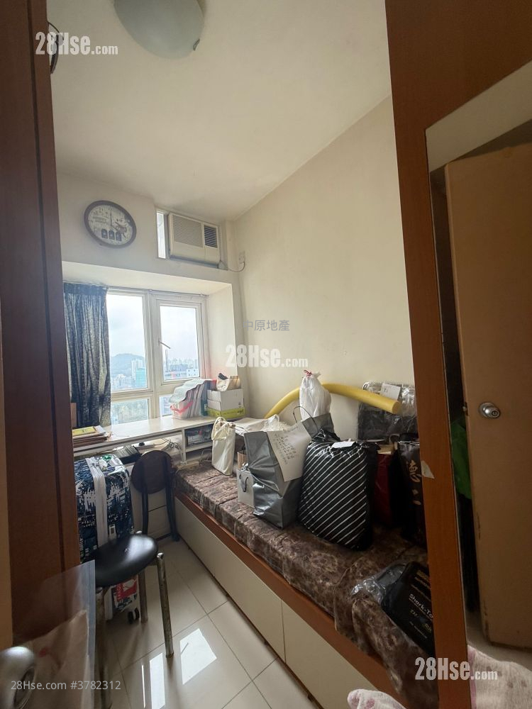 New Kwai Fong Gardens Sell 2 Bedrooms , 1 Bathroom 415 ft²