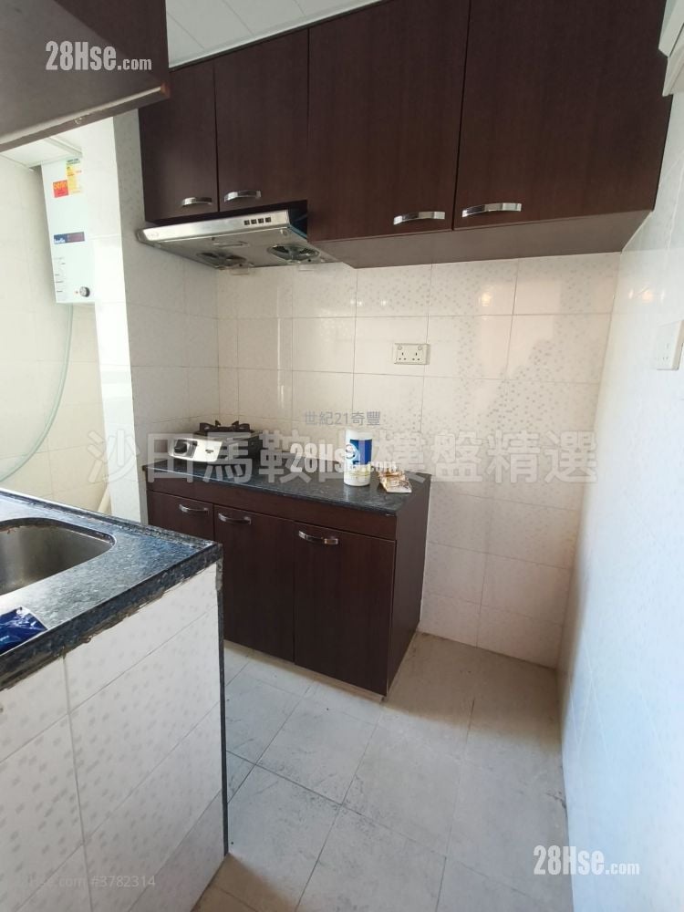 Kam On Court Sell 2 Bedrooms , 1 Bathroom 401 ft²