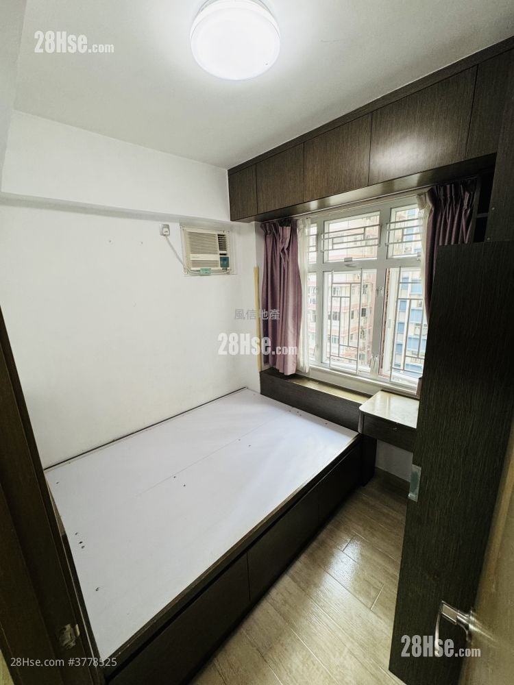 Treasure Court Rental 2 Bedrooms , 1 Bathroom 301 ft²